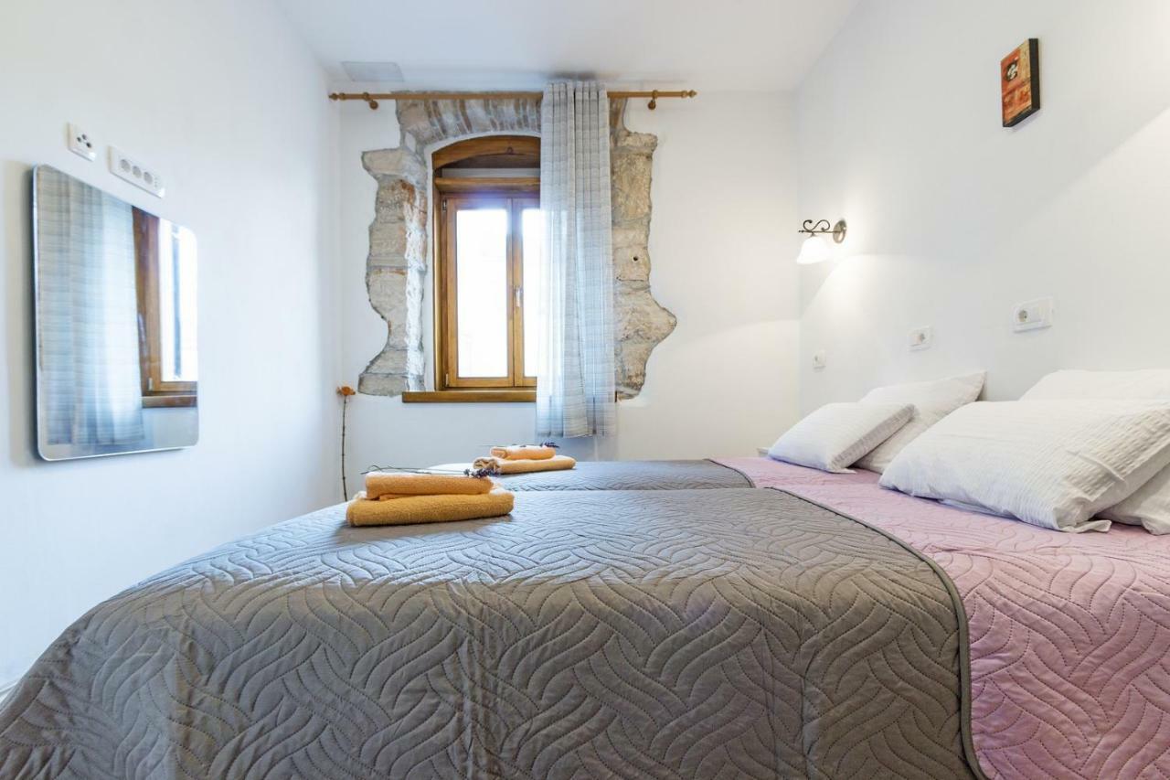 Cozy Apartment 10 Min From The Beach Pula Exterior foto