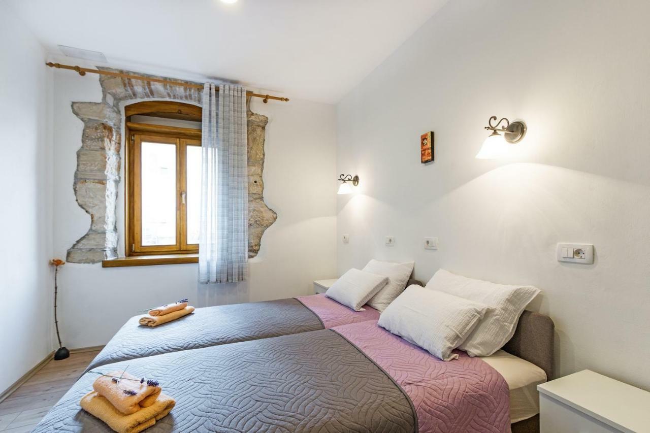 Cozy Apartment 10 Min From The Beach Pula Exterior foto